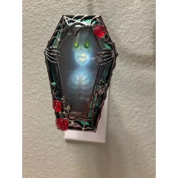 Bath & Body Works SPOOKY COFFIN Skeleton Halloween Wallflower Plugin Light 2023 - Picture 2 of 7